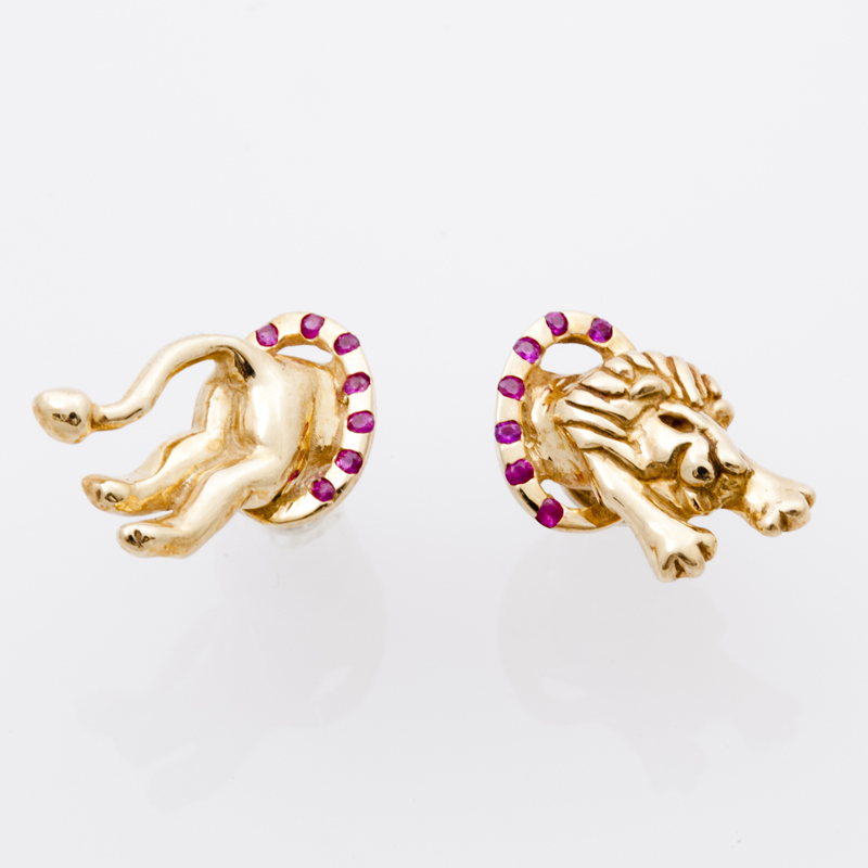LION pierced earrings gold