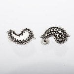metal paisley pierced earrings silver